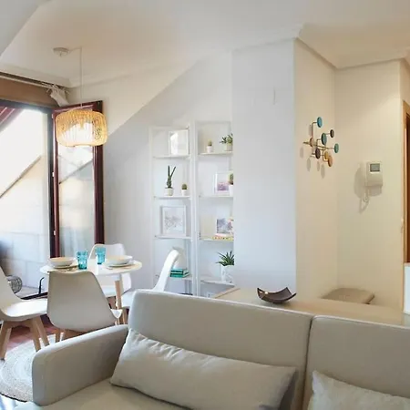 Con Terraza A Un Paso De La Playa Apartamento