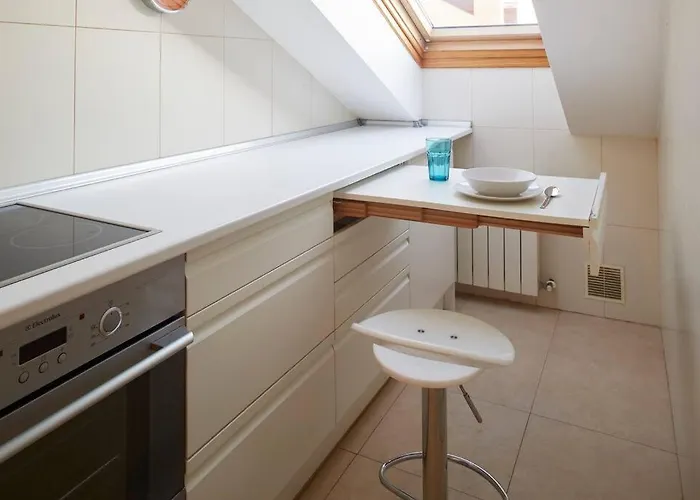 Con Terraza A Un Paso De La Playa Gijón