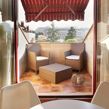 Con Terraza A Un Paso De La Playa *